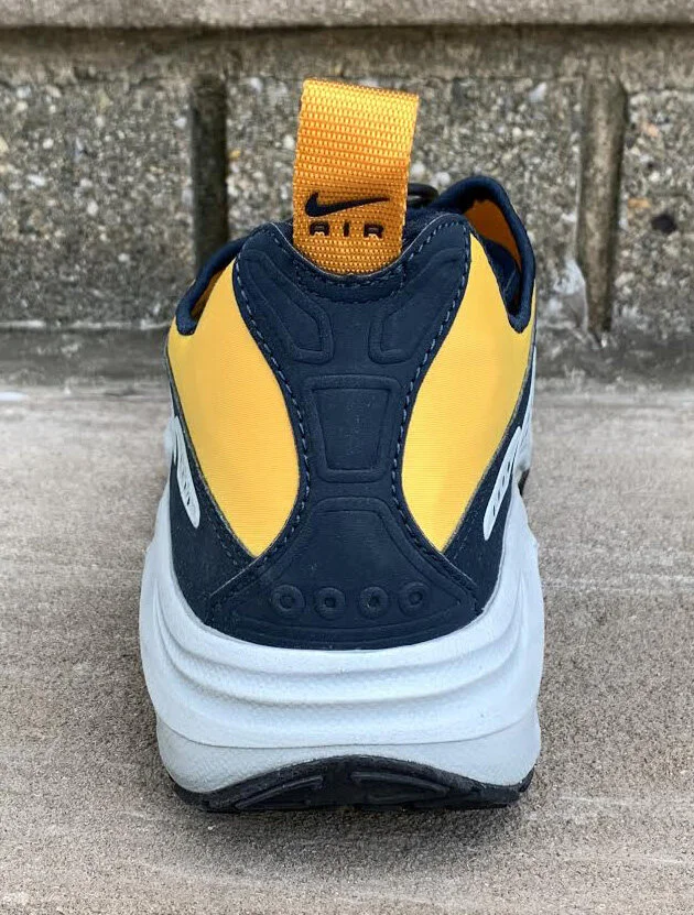 Nike Air Sunder Max Deep Ocean / Gold Dandelion (Size 11) DS