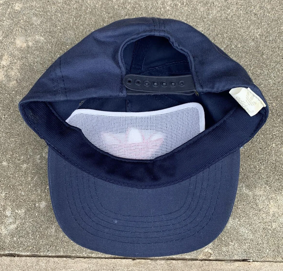 inside of adidas hat .jpg