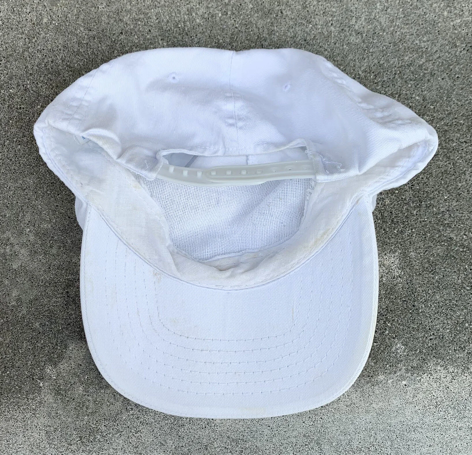 inside of maxell hat .jpg