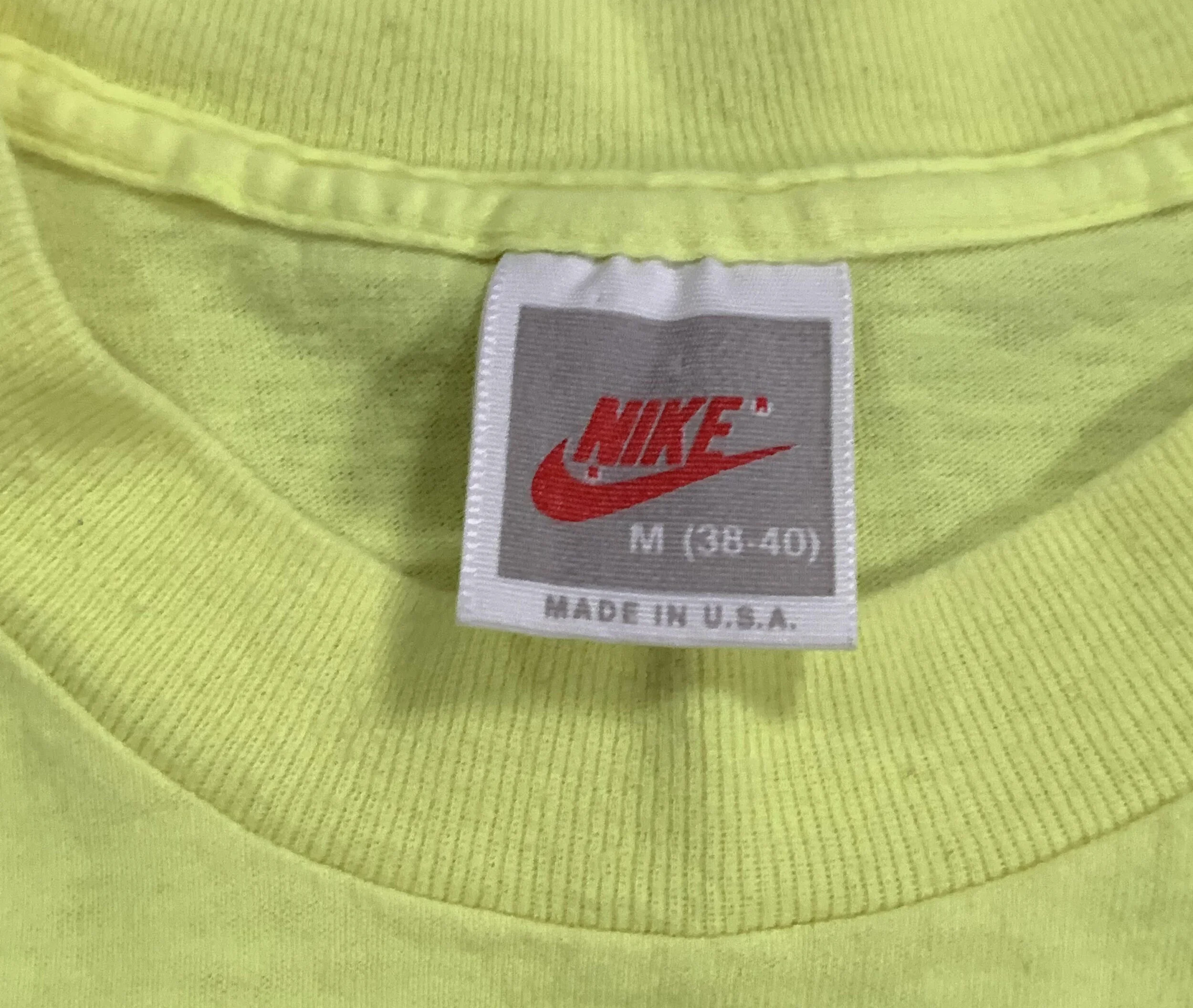 grey tag nike .jpg