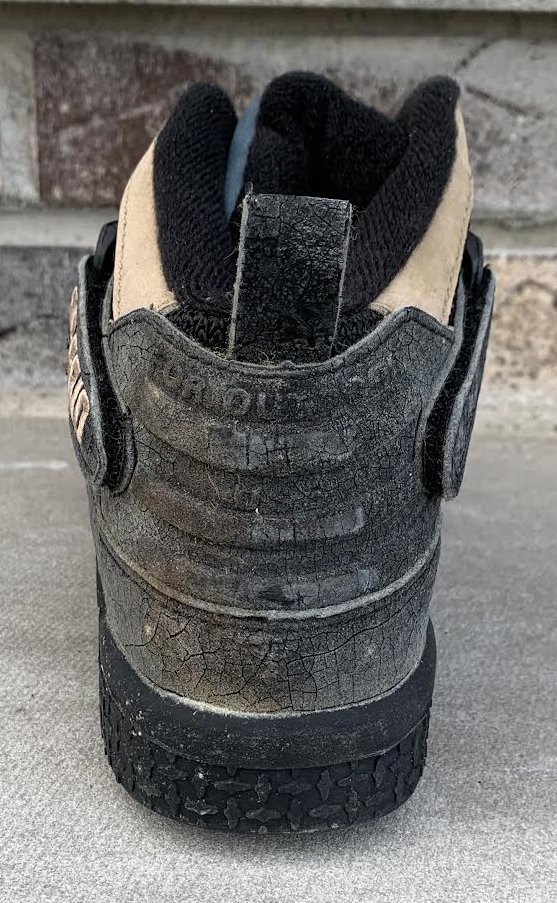 Vintage 1992 Nike Air raid basketball shoes. These