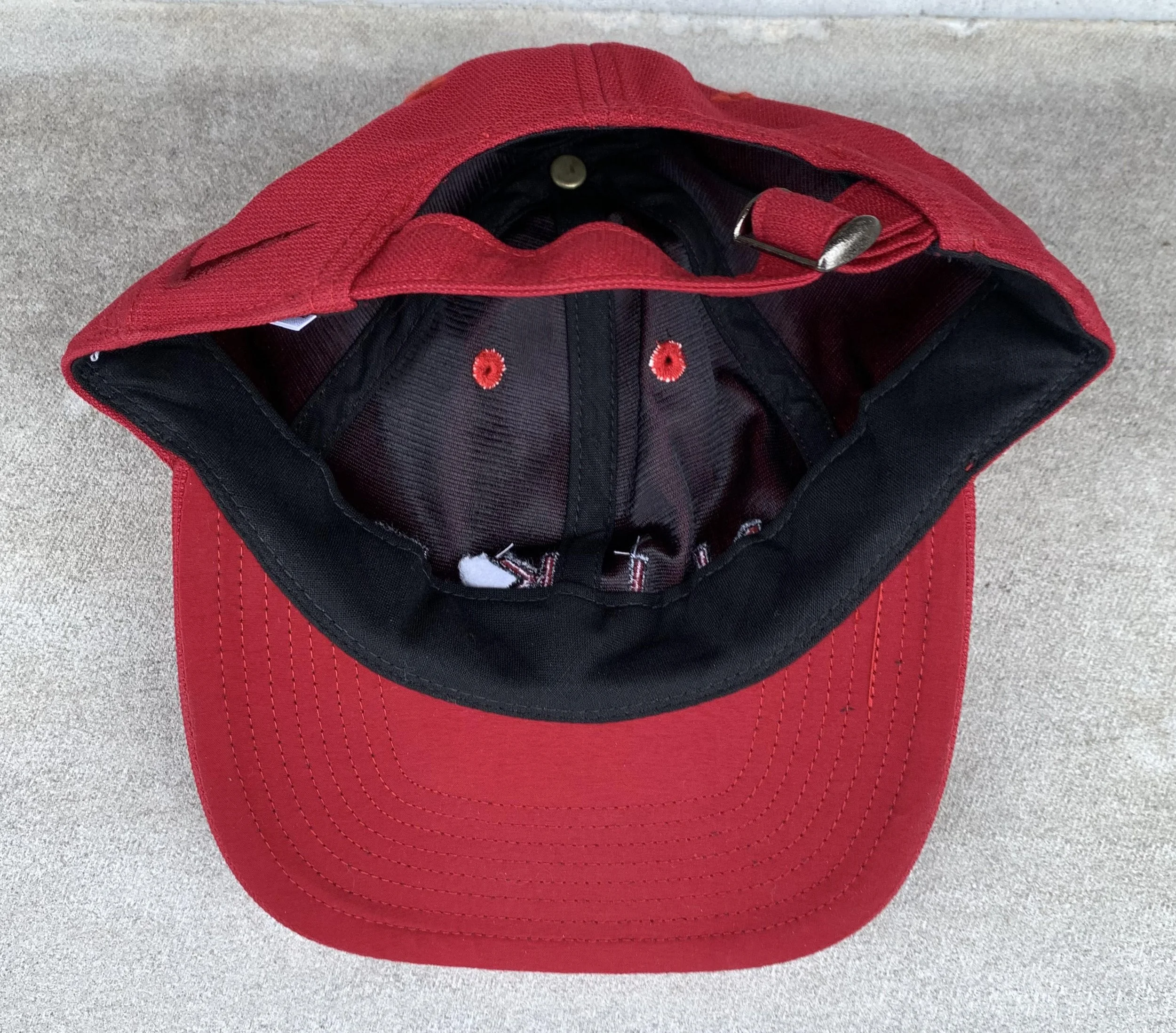 inside of Nike strapback .jpg