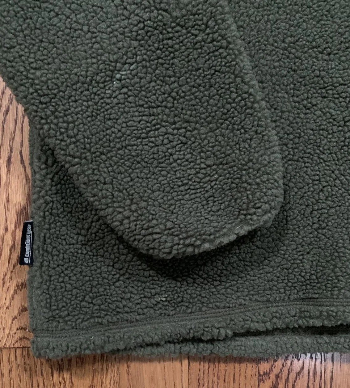 mark on sleeve .jpg