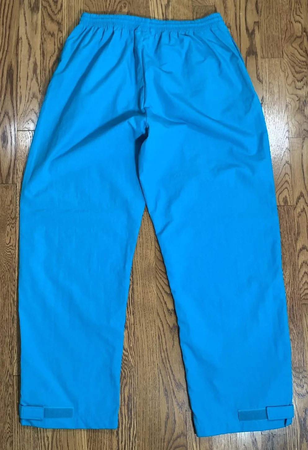 back of Columbia sports pants .jpg