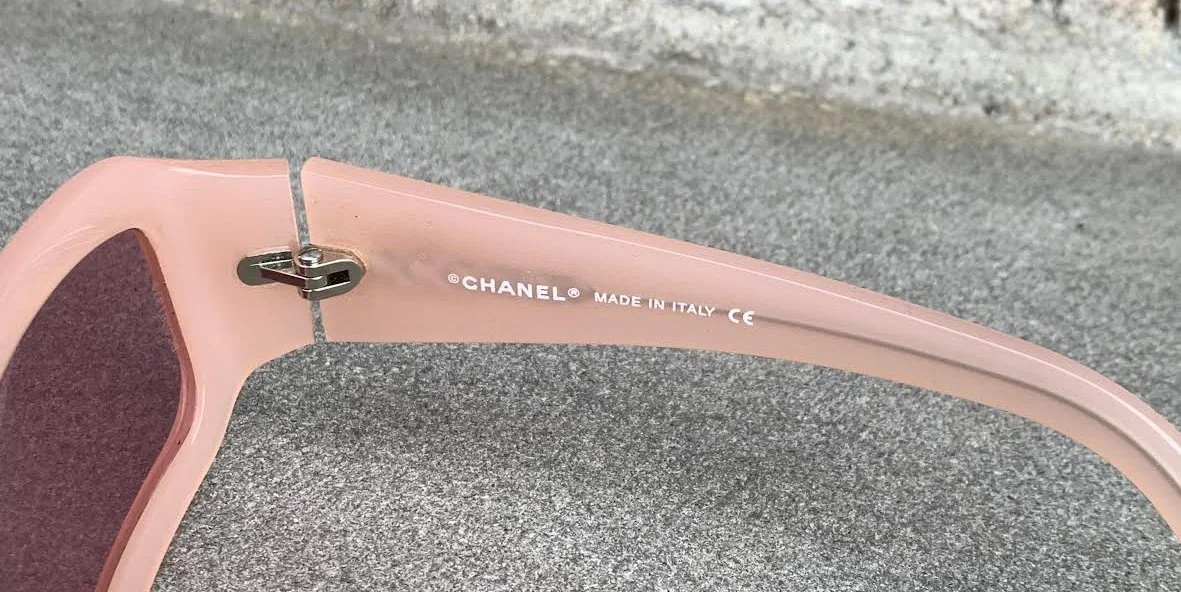 chanel frame .jpg