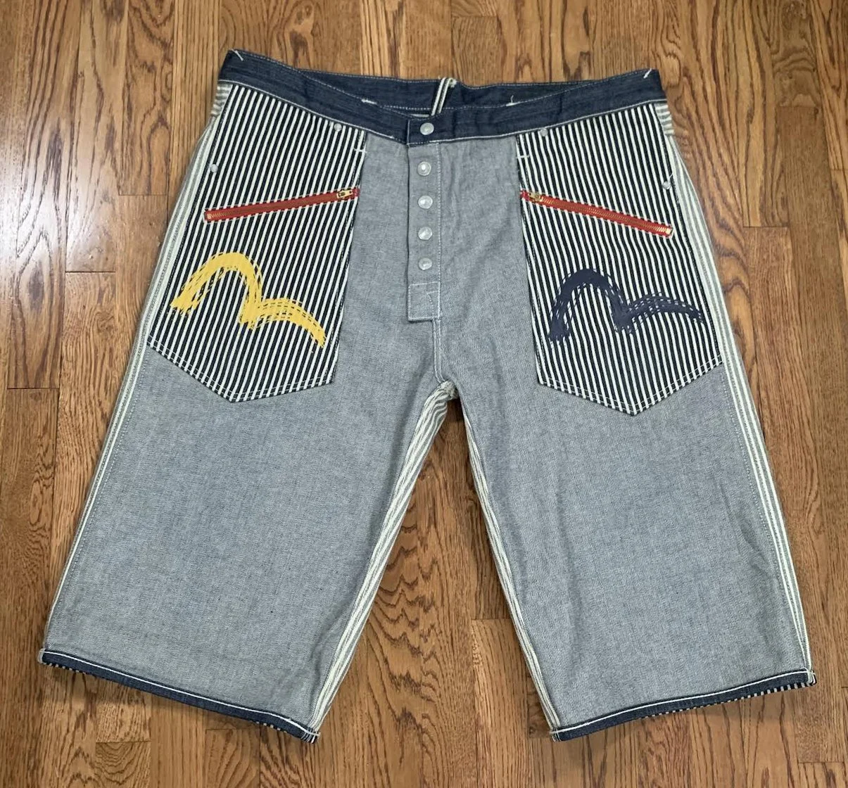 inside of Evisu shorts .jpg