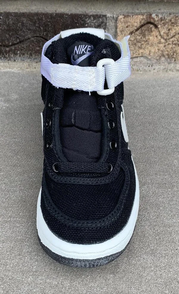 front of nike air force 1 canvas .jpg