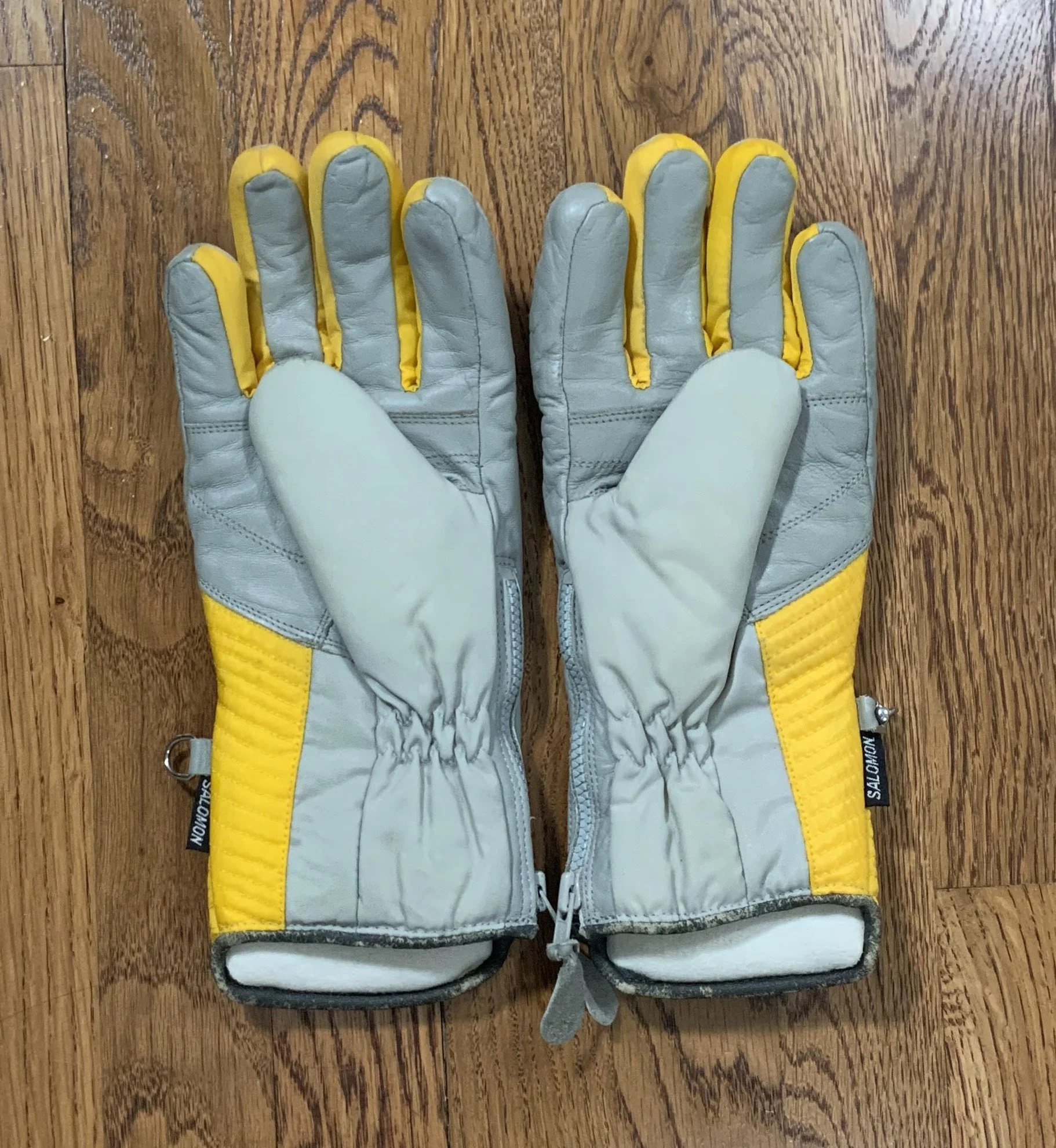 inner salomon gloves .jpg