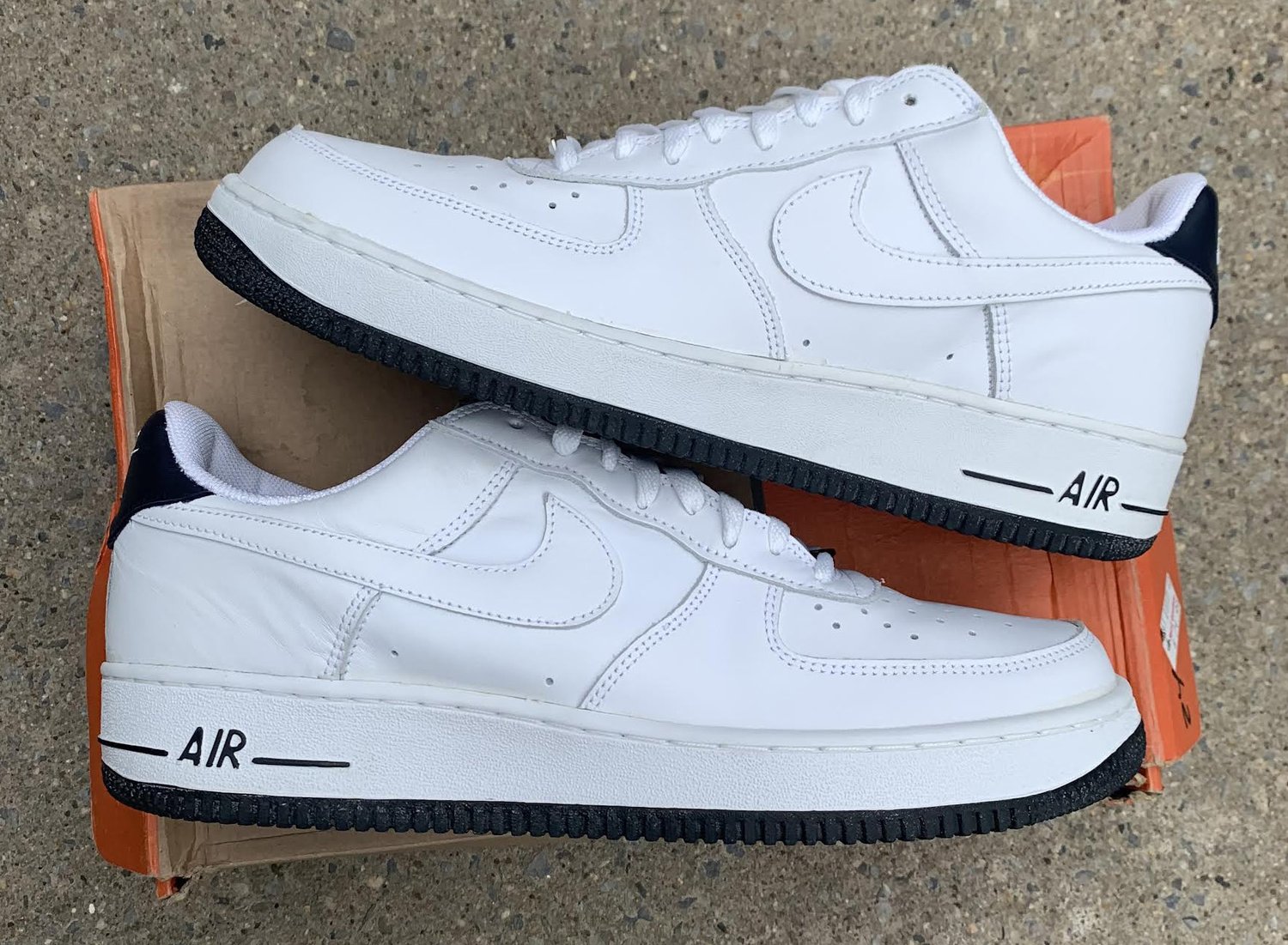 Air Force 1 Low White/ White/ Obsidian (Size 13) —