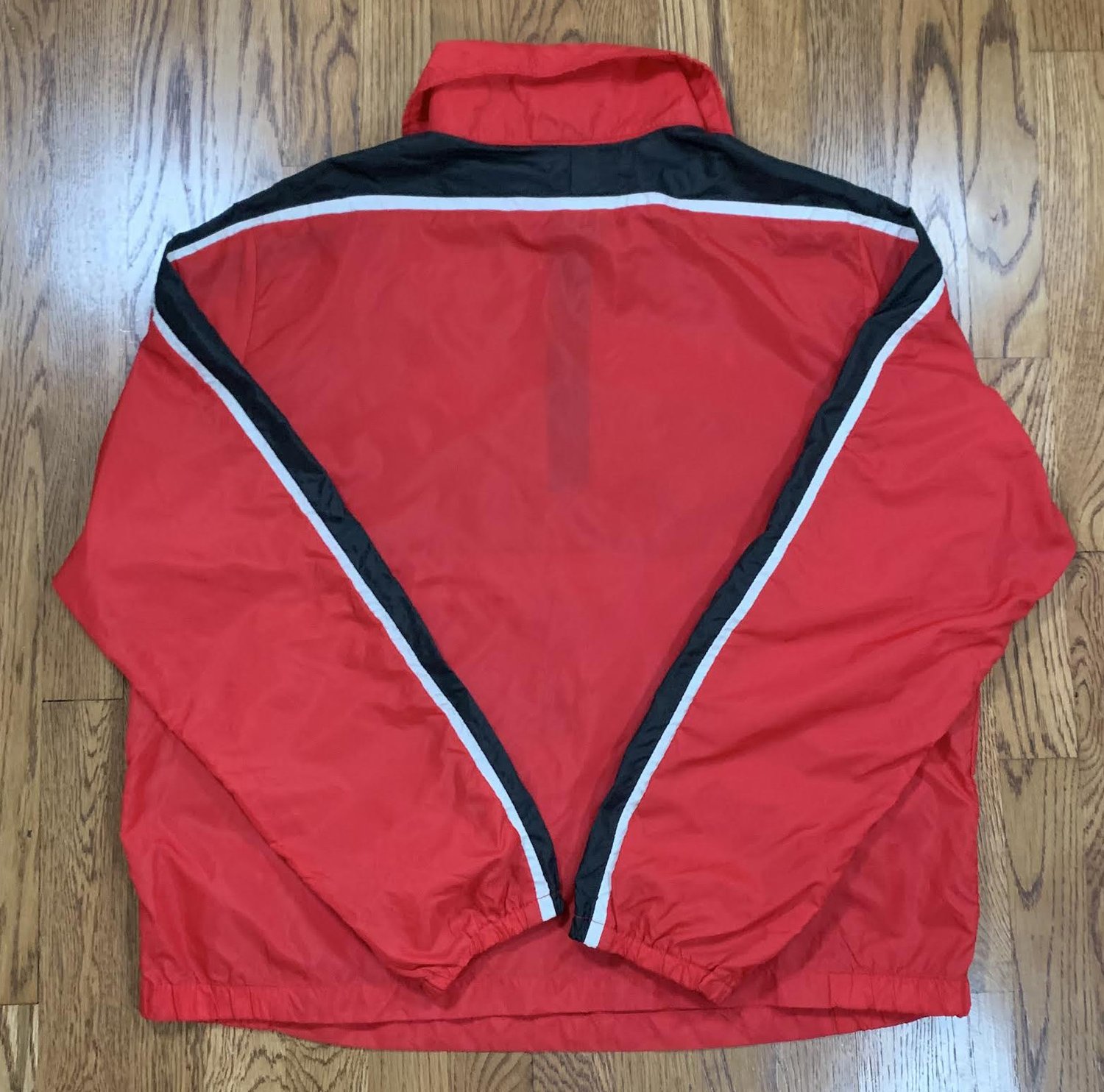Artículos de primera necesidad Perfecto Reunión Vintage Nike Pullover Red Windbreaker Jacket (Size L) — Roots