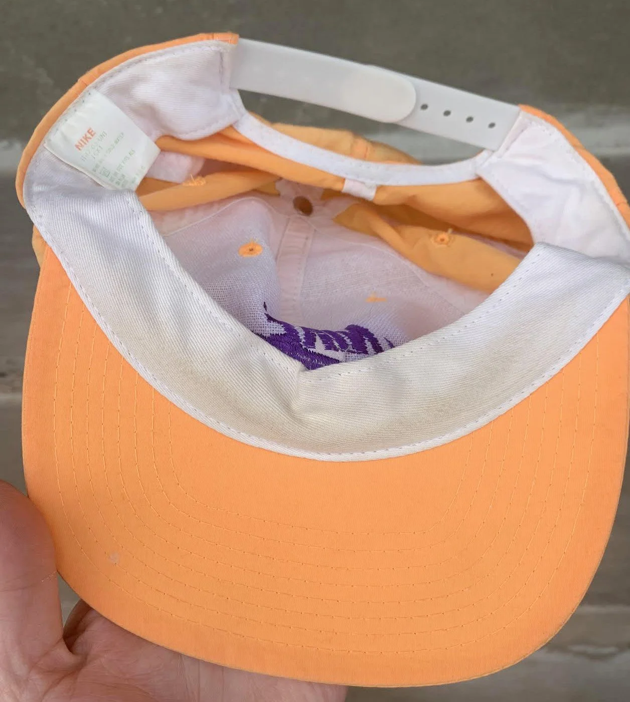 inside of nike hat .jpg