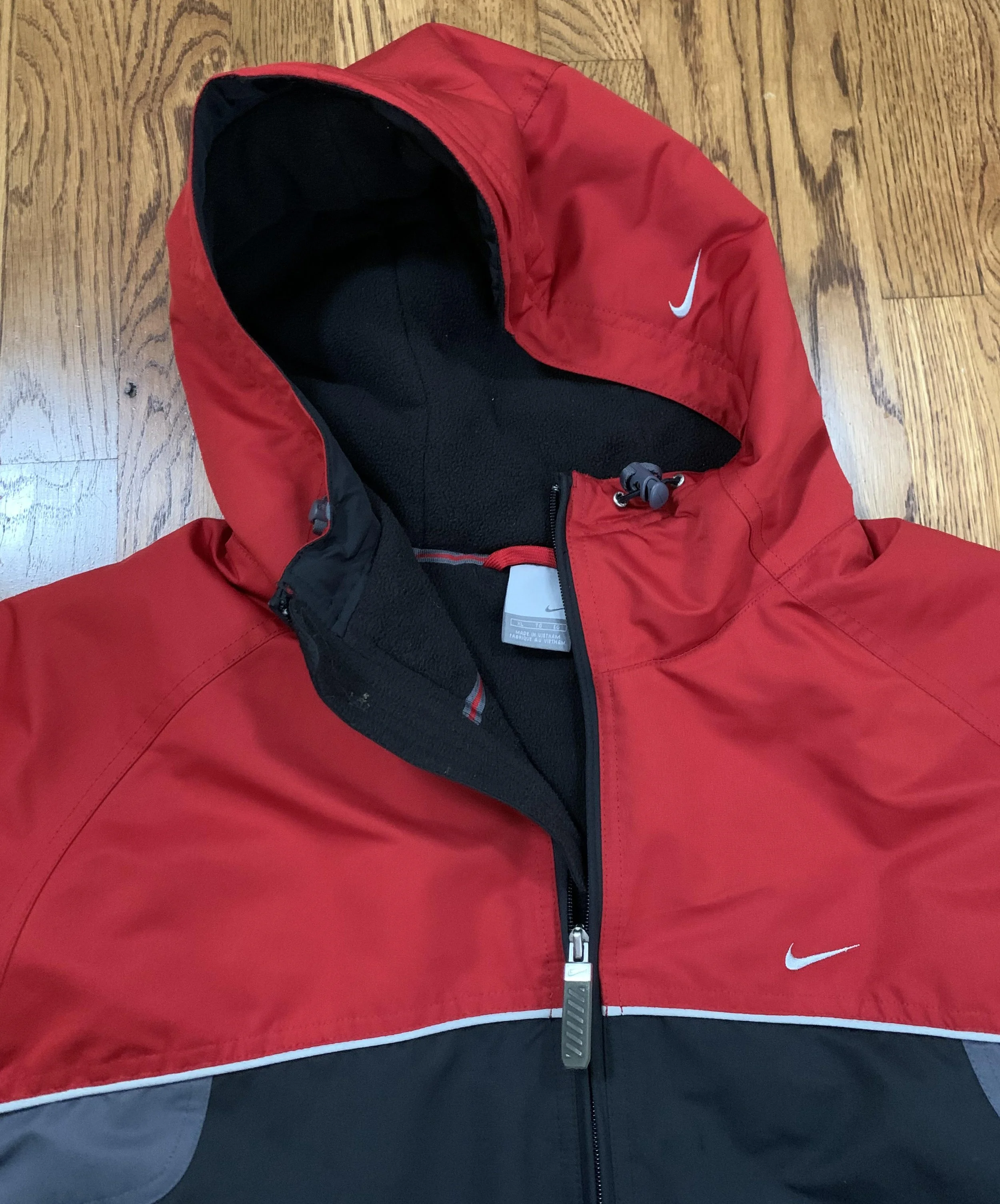 nike grey tag .jpg