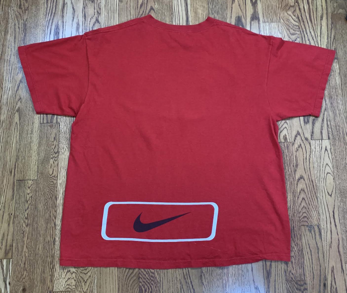 Verkleuren Vanaf daar Hysterisch Vintage Nike Air Red Box Logo T Shirt (Size L) — Roots