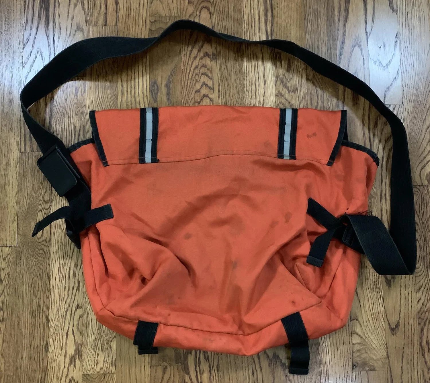 Vintage Gap Tech Orange/ Black/ 3M Messenger Bag — RootsBK