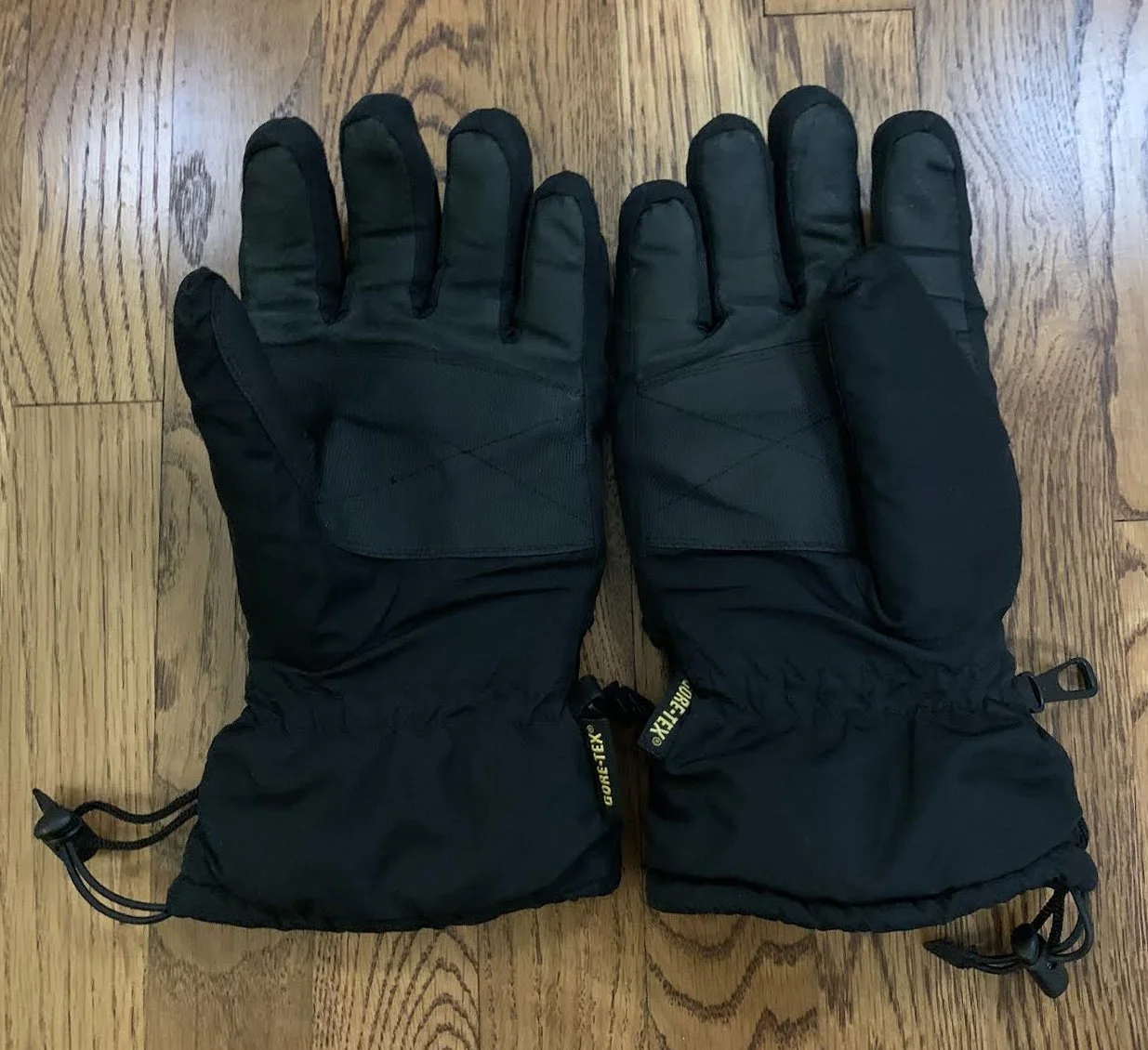 inside of Gore Tex gloves .jpg