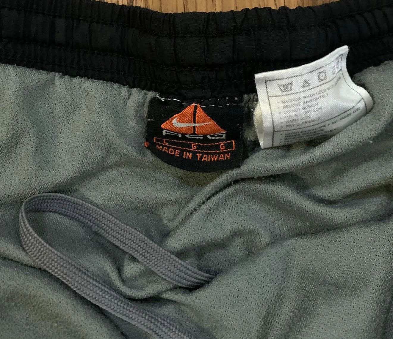 Nike tag .jpg