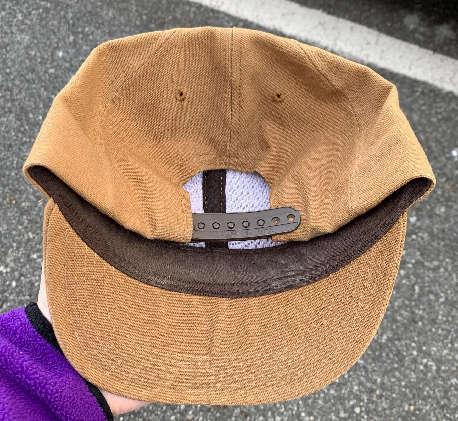 inside of Cargartt .jpg