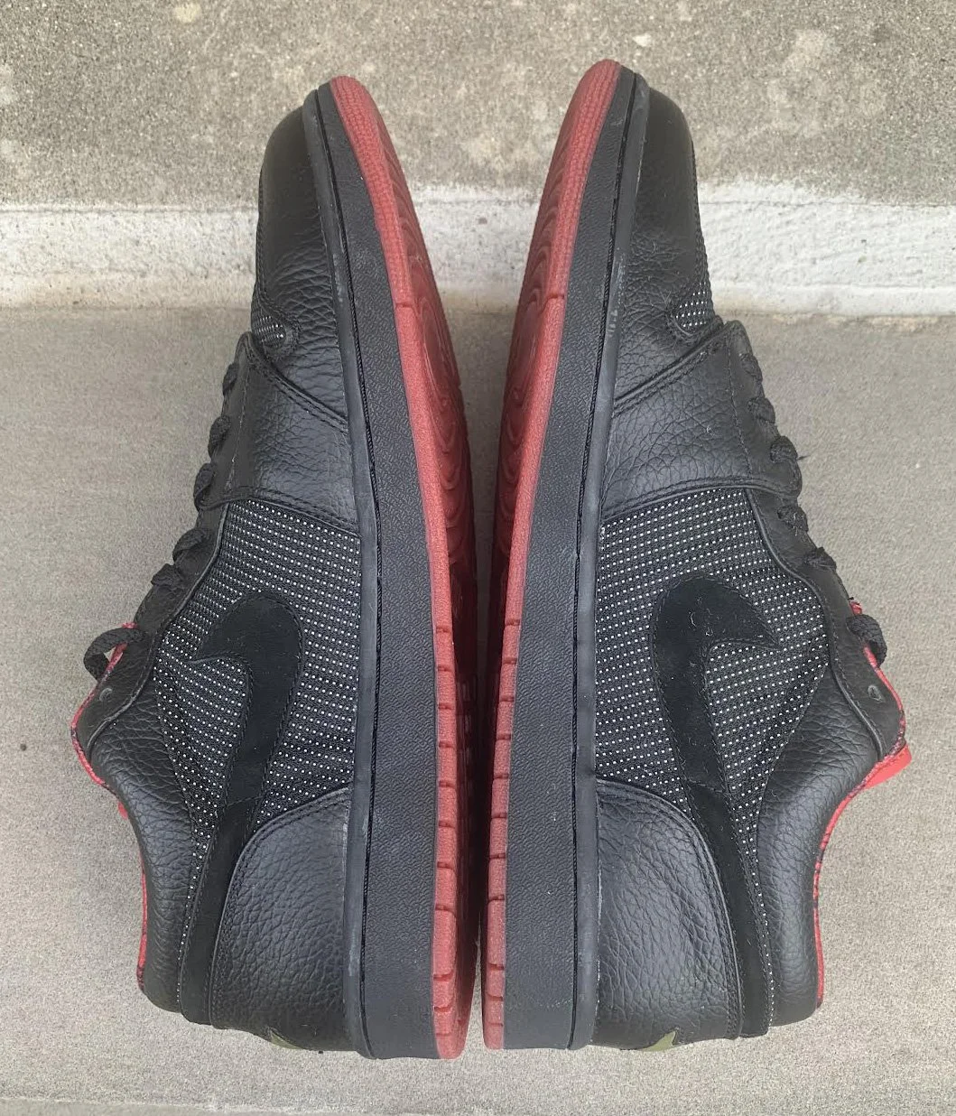 side of AJ 1 low .jpg
