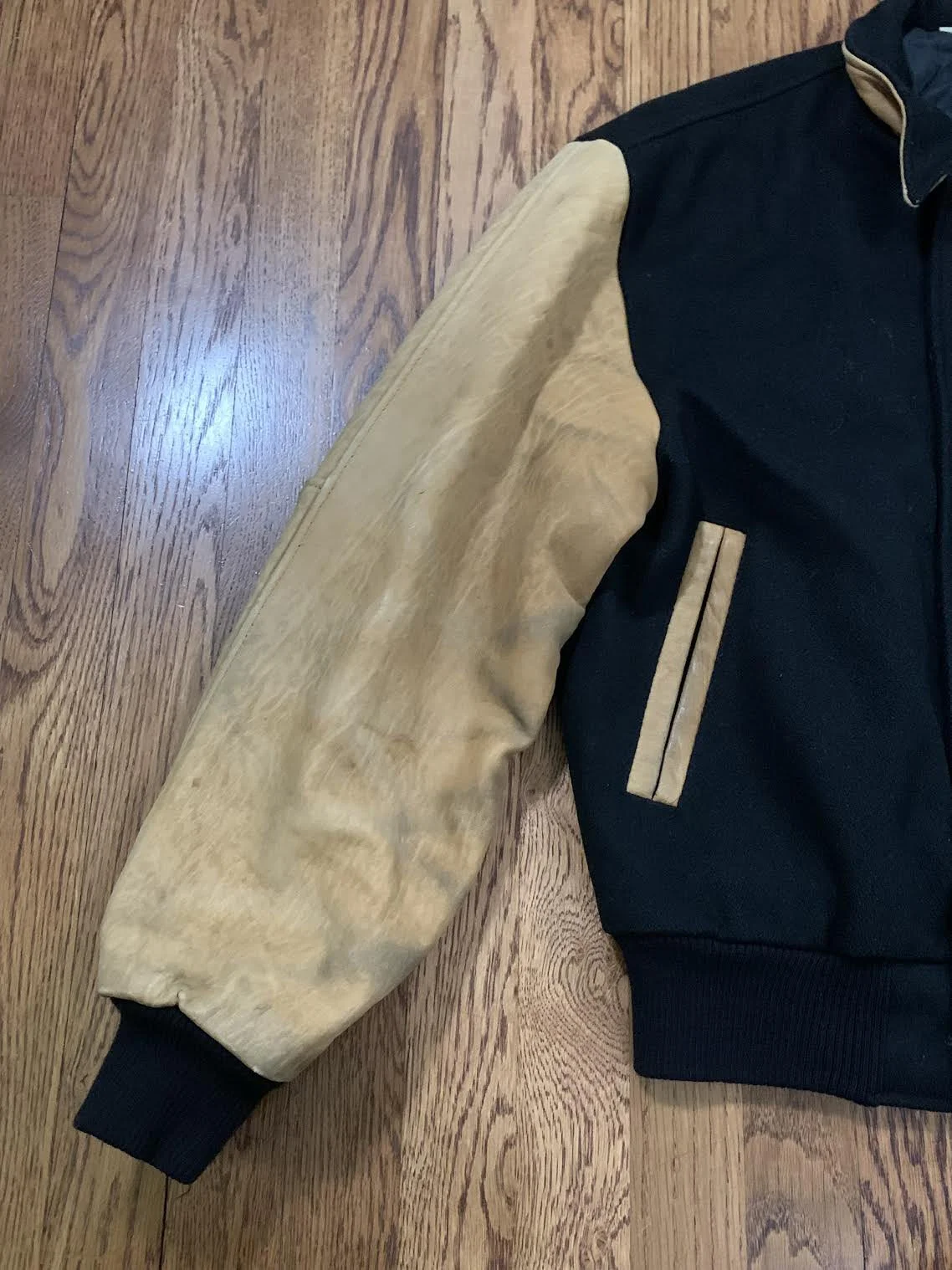 sleeve right .jpg