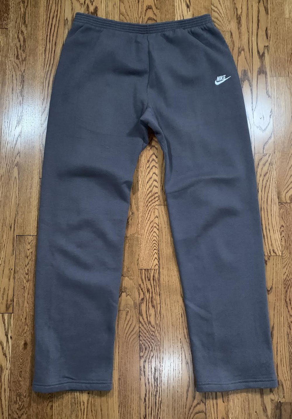 Vintage Nike Grey / White Embroidered Sweatpants (Size XL) — Roots