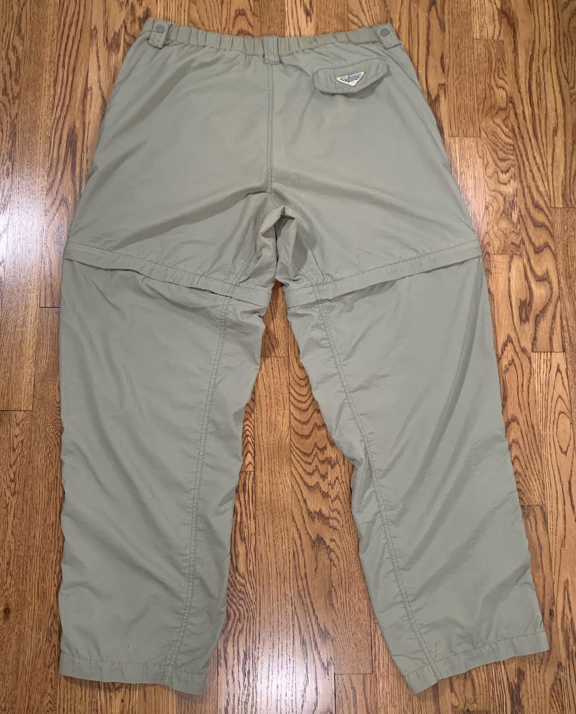back of Columbia pants .jpg