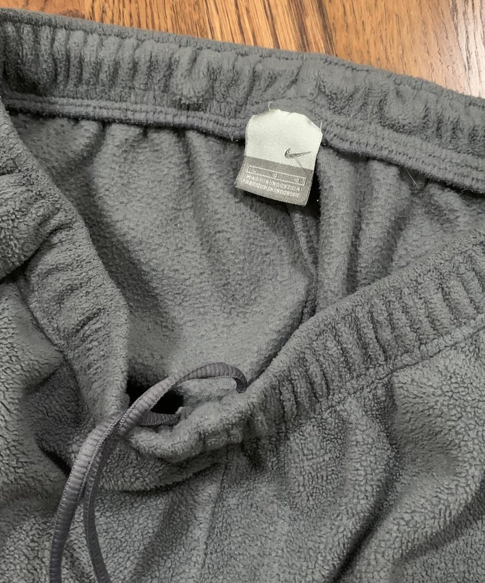 muis Transformator ziekte Vintage Nike Grey / Red Fleece Pants (Size L) — Roots