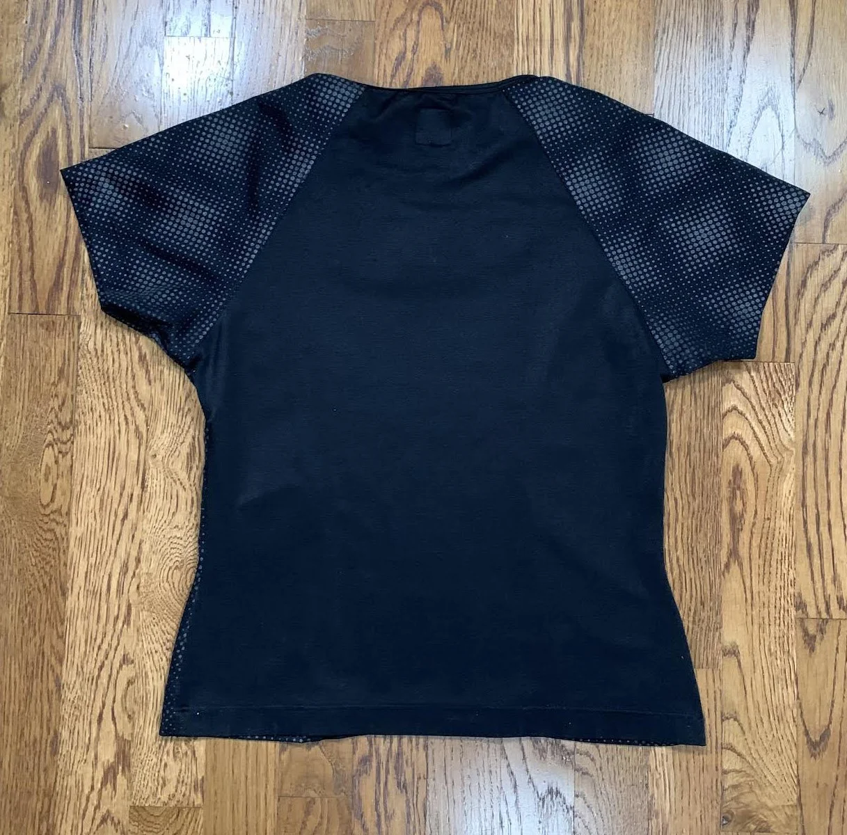 back of mossimo shirt .jpg