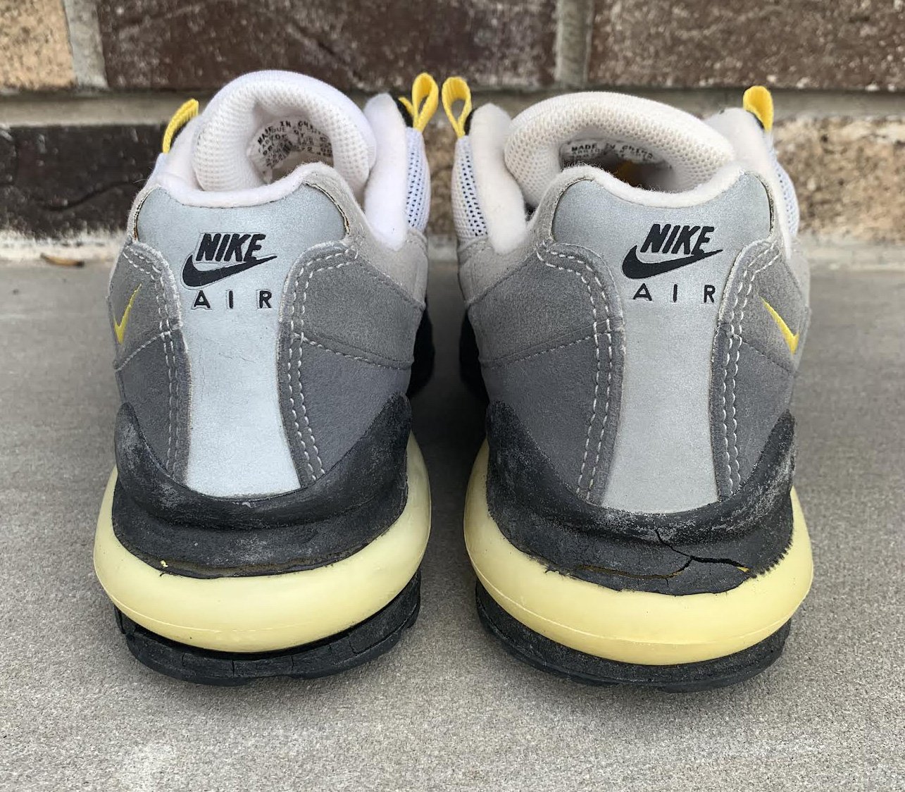 back of Am 95 yellow streak .jpg