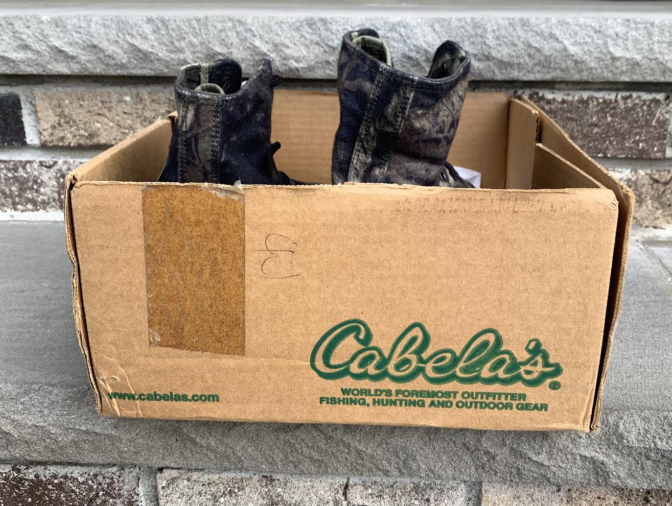cabelas box .jpg