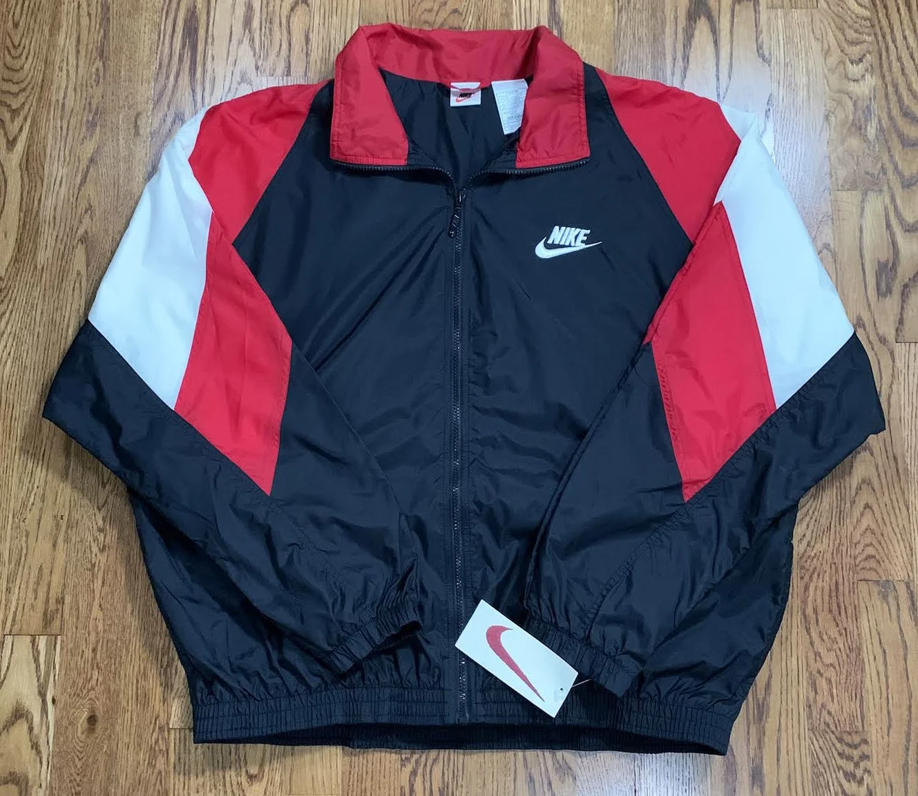 Nike Windbreaker 90s jacket.jpg