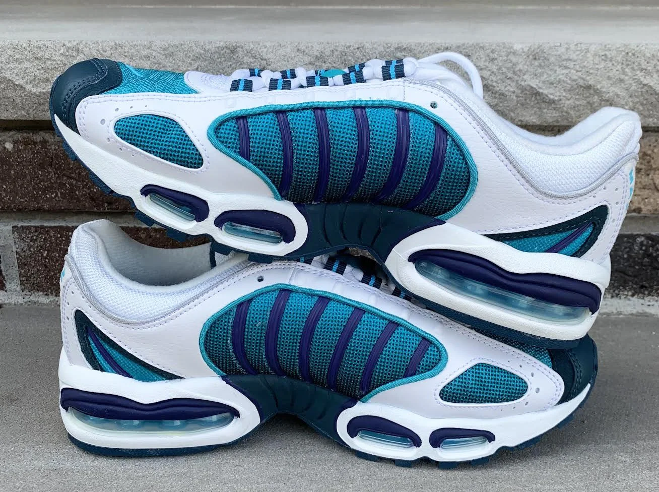 Nike Air Max Tailwind side .jpg