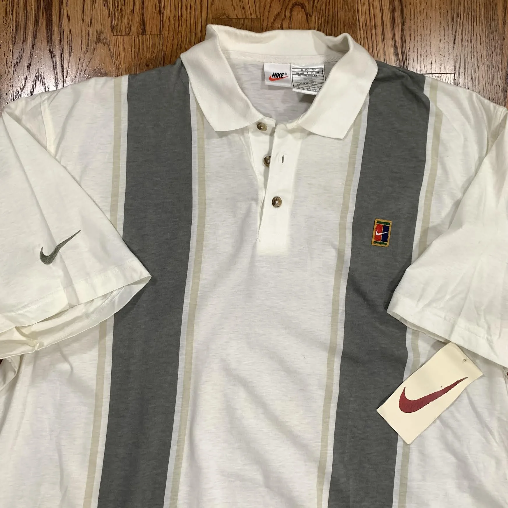 Nike Challenge Court Close up .jpg