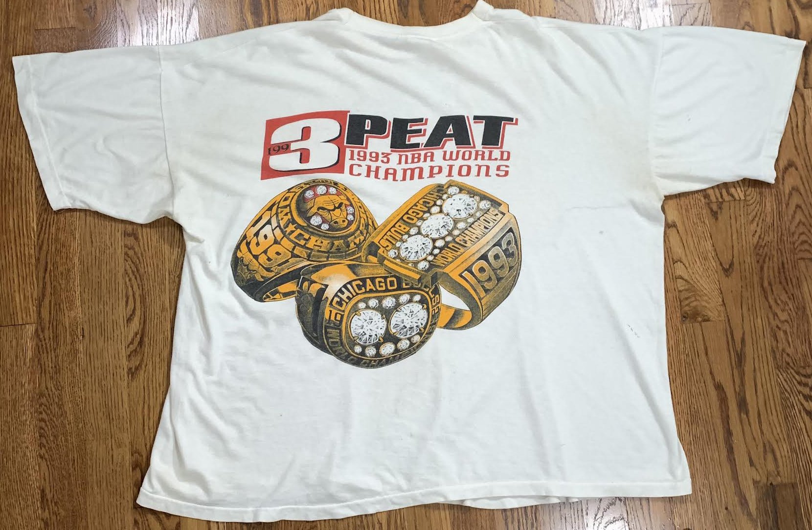 Vintage Bootleg Chicago Bulls Three Peat Rings T Shirt (Size XL) — Roots