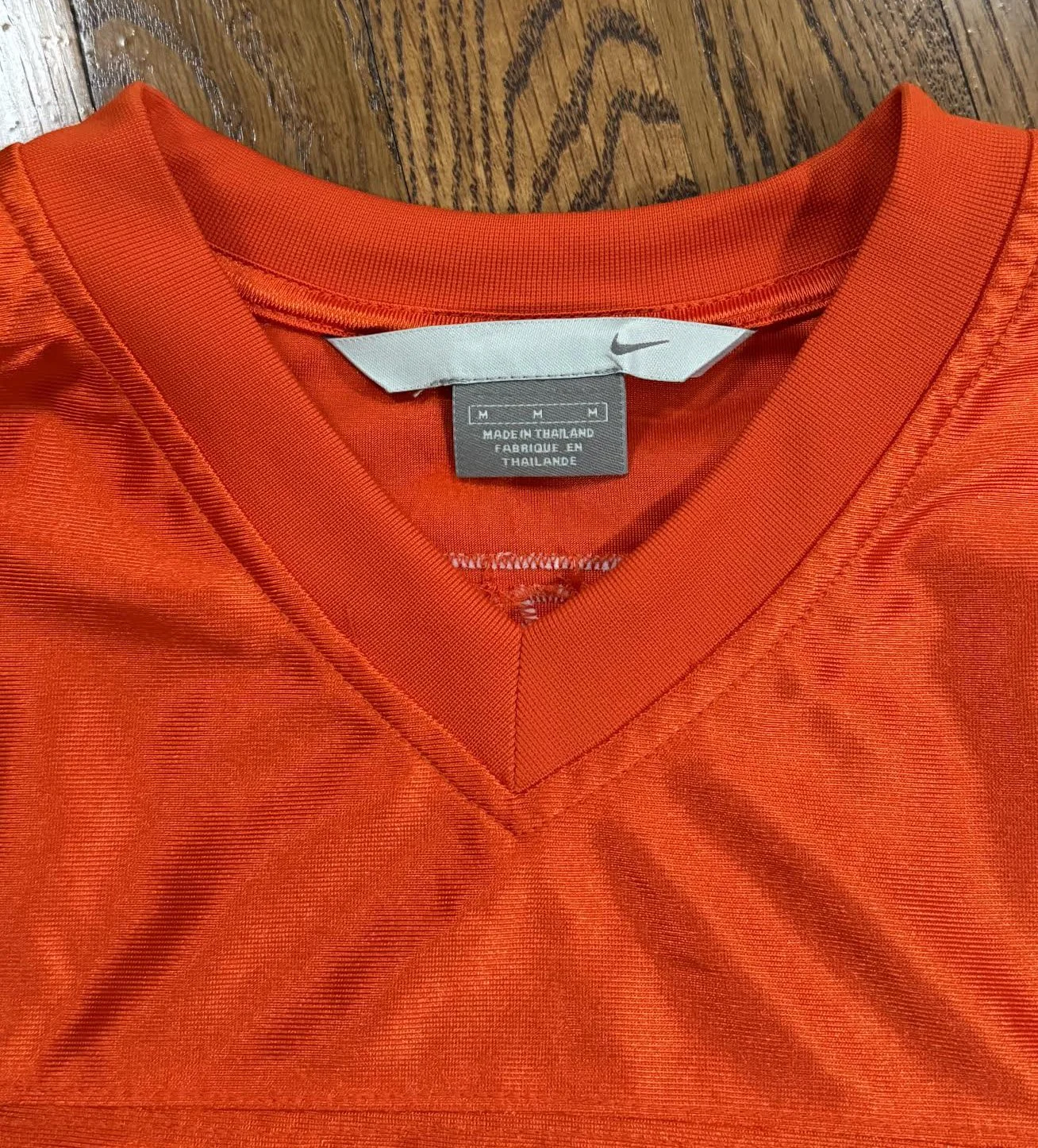 nike 00s tag.jpg