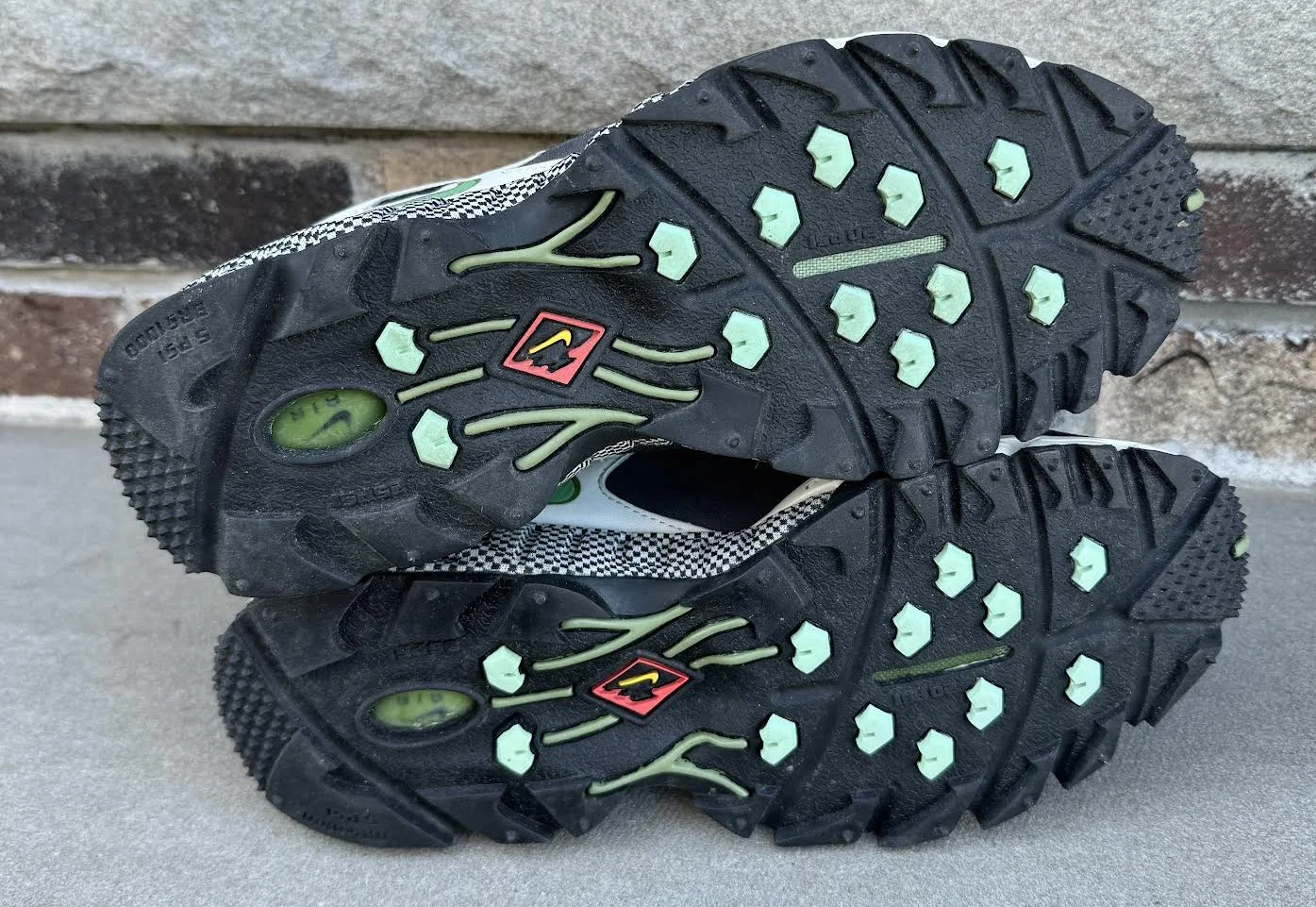 bottom of triax .jpg