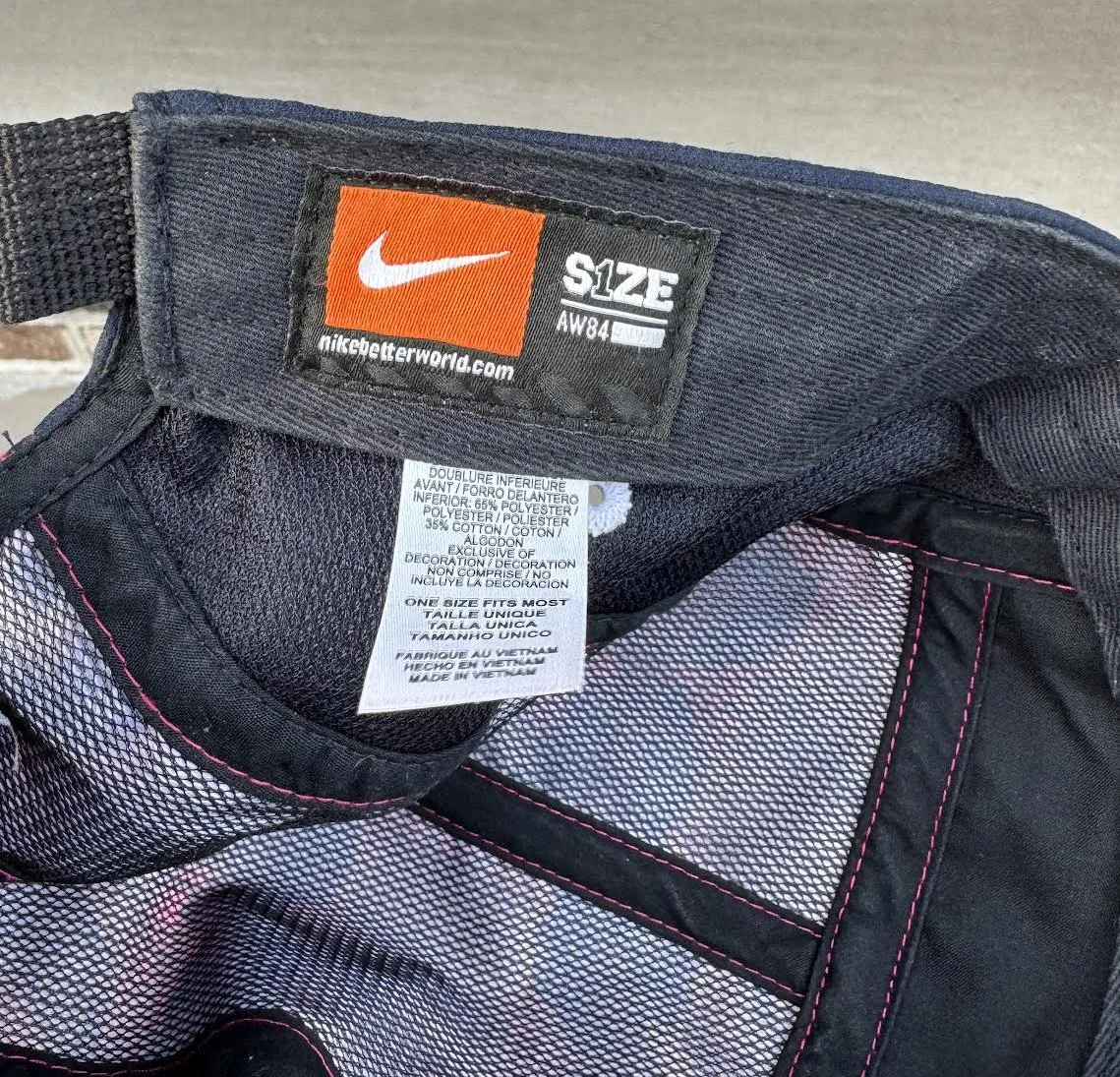 AW 84 Nike tag 2015.jpg