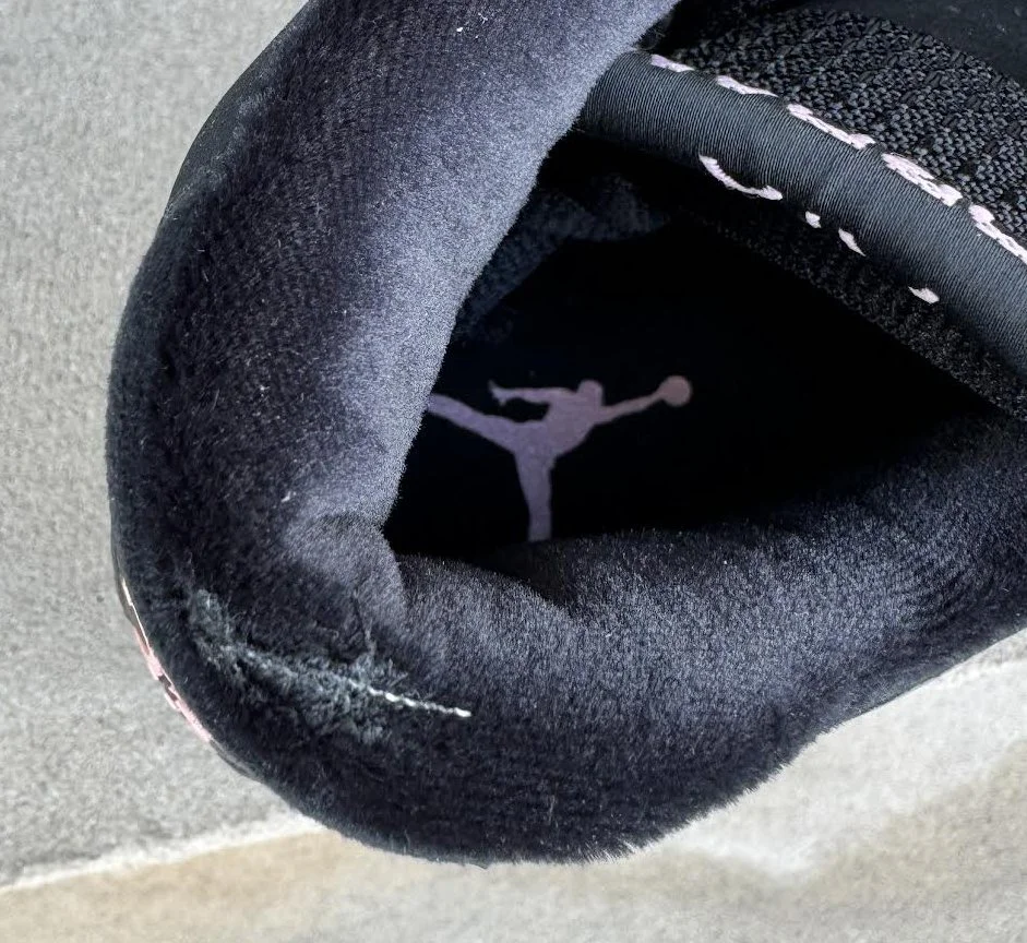 mark on heel .jpg