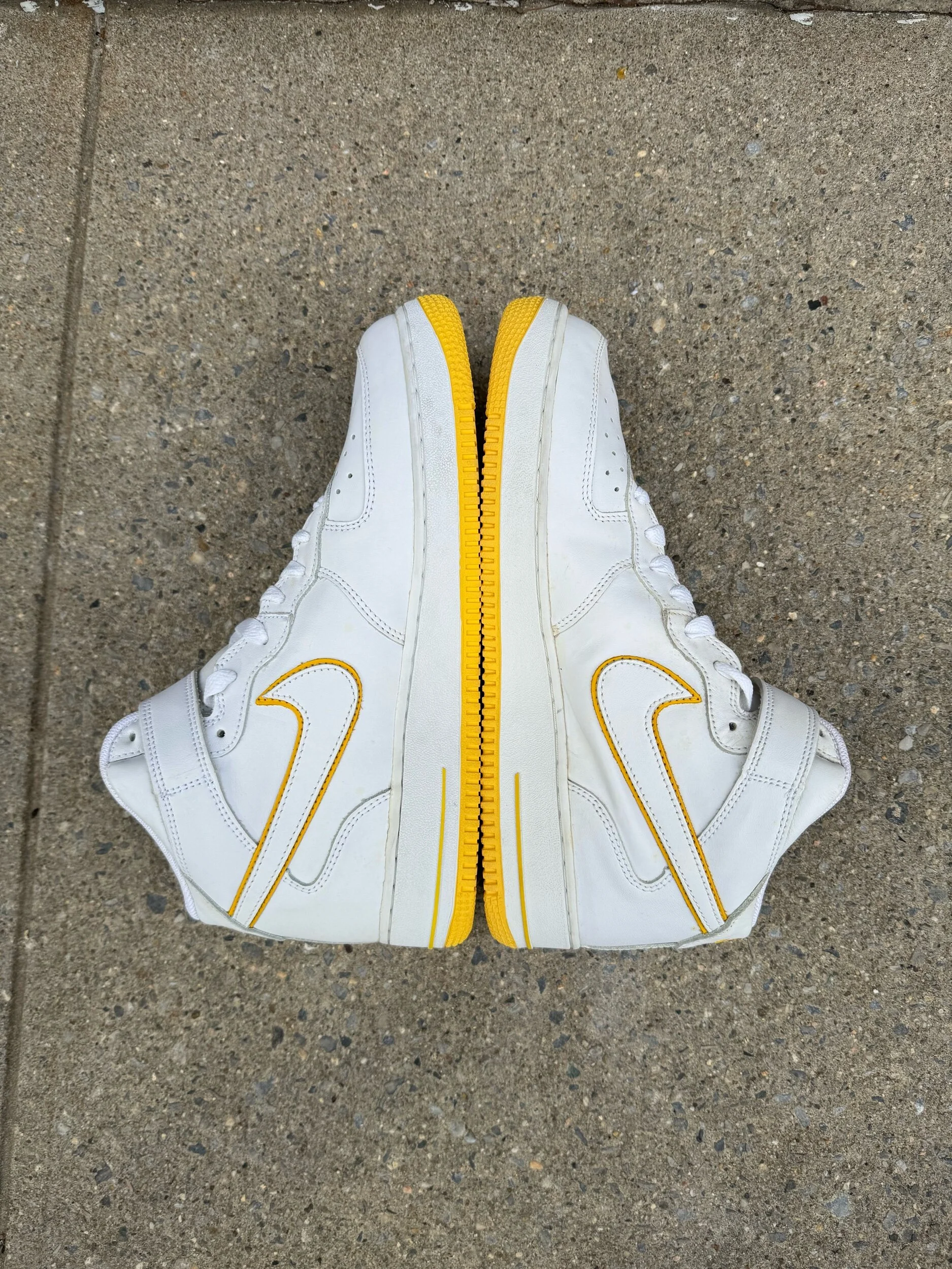 9F9988E9-5897-4A1B-B323-6189BEA3A693