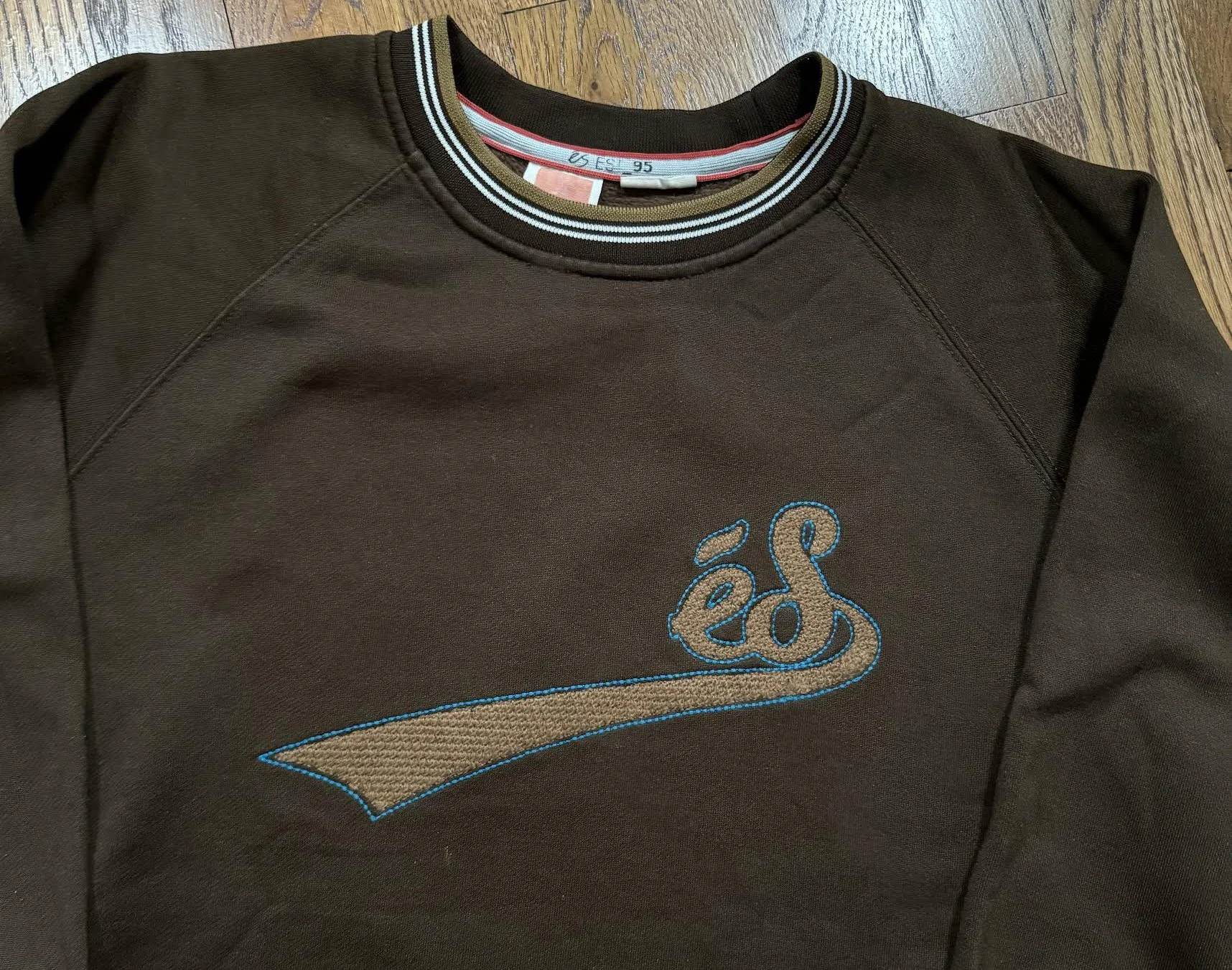 éS skateboard shirt .jpg