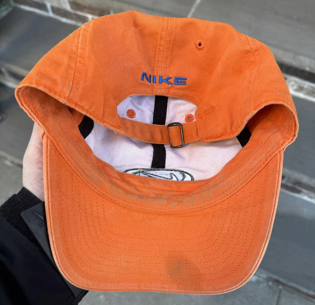 inside of Nike Strapback .jpg