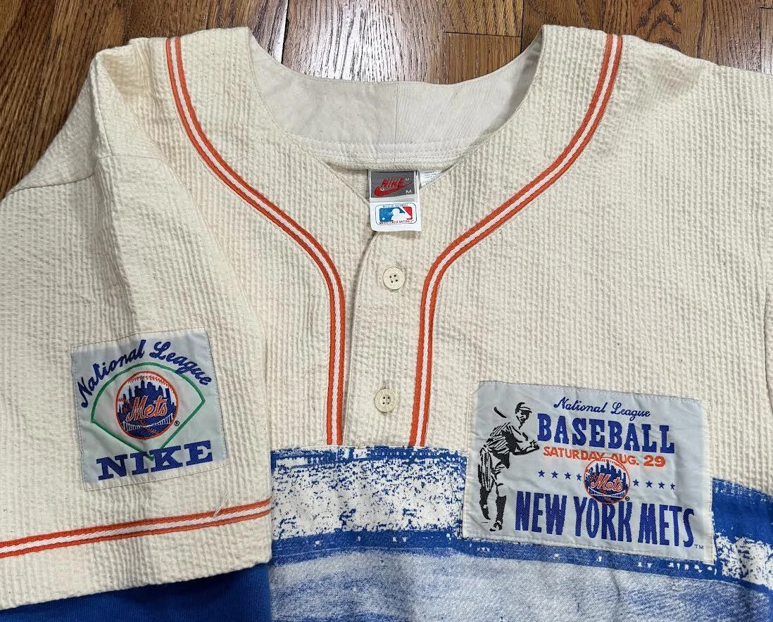 Mets nike top close up .jpg