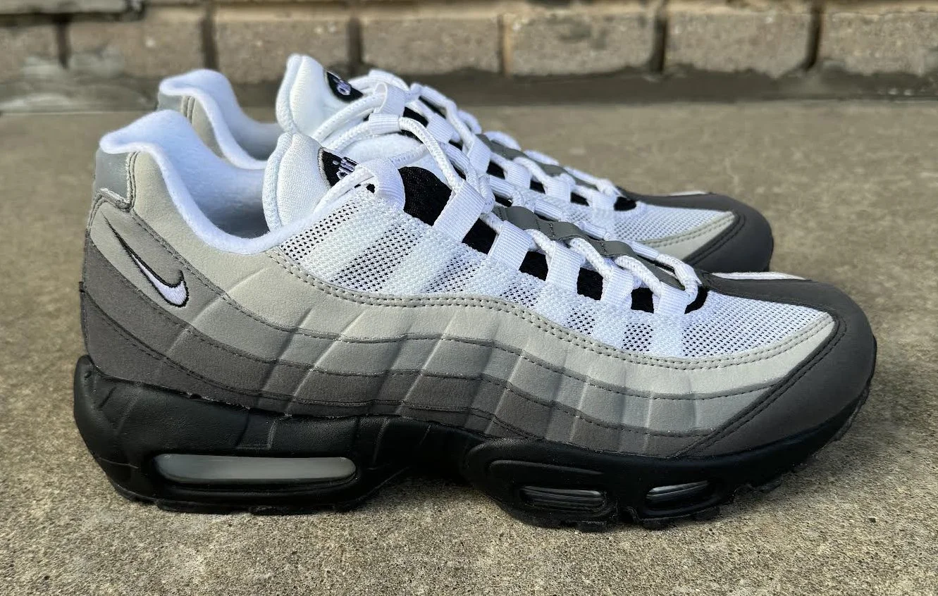 Nike Air Max 95 OG Black / White / Granite Dust (Size 8) DS — RootsBK