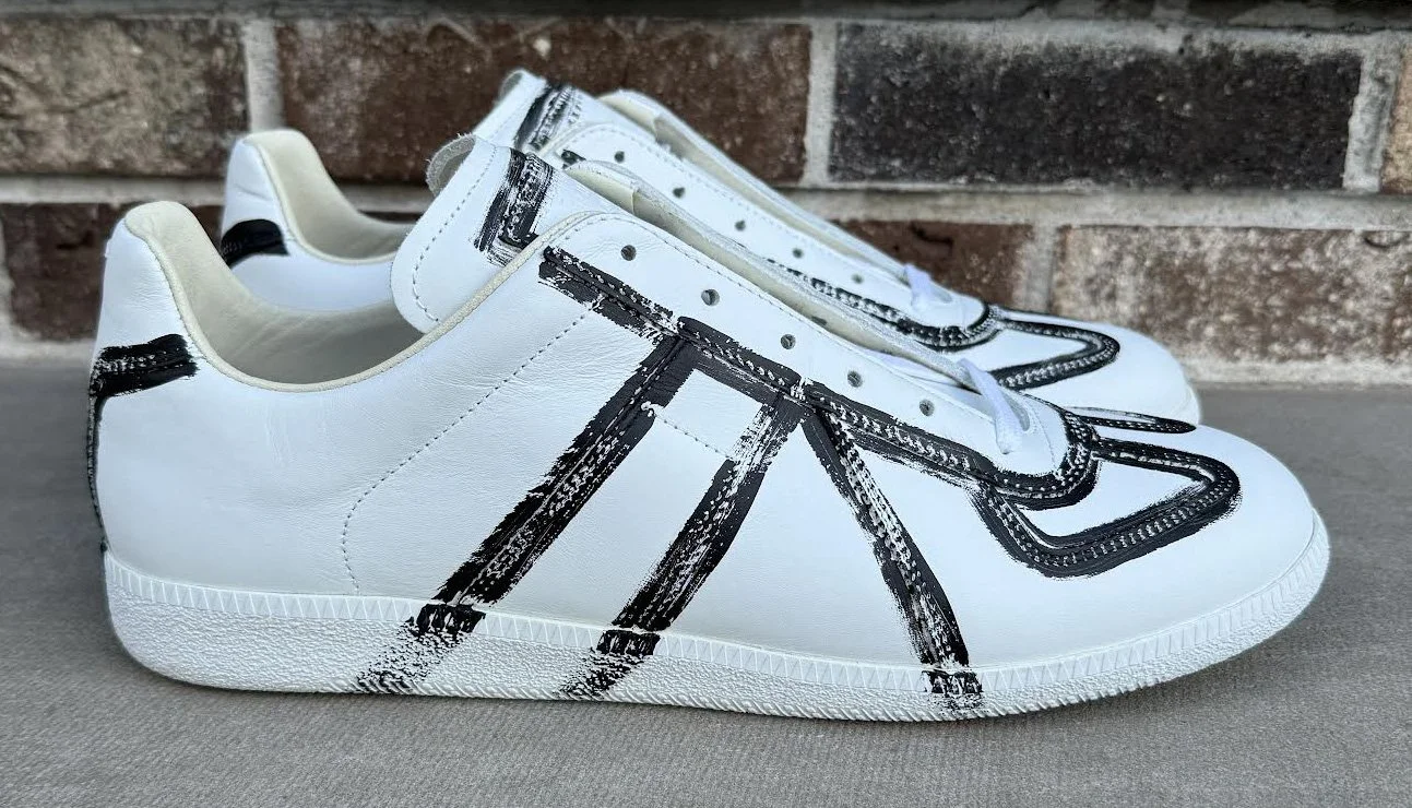 Maison Margiela Replica White / Black (Size 44 1/2) DS — RootsBK