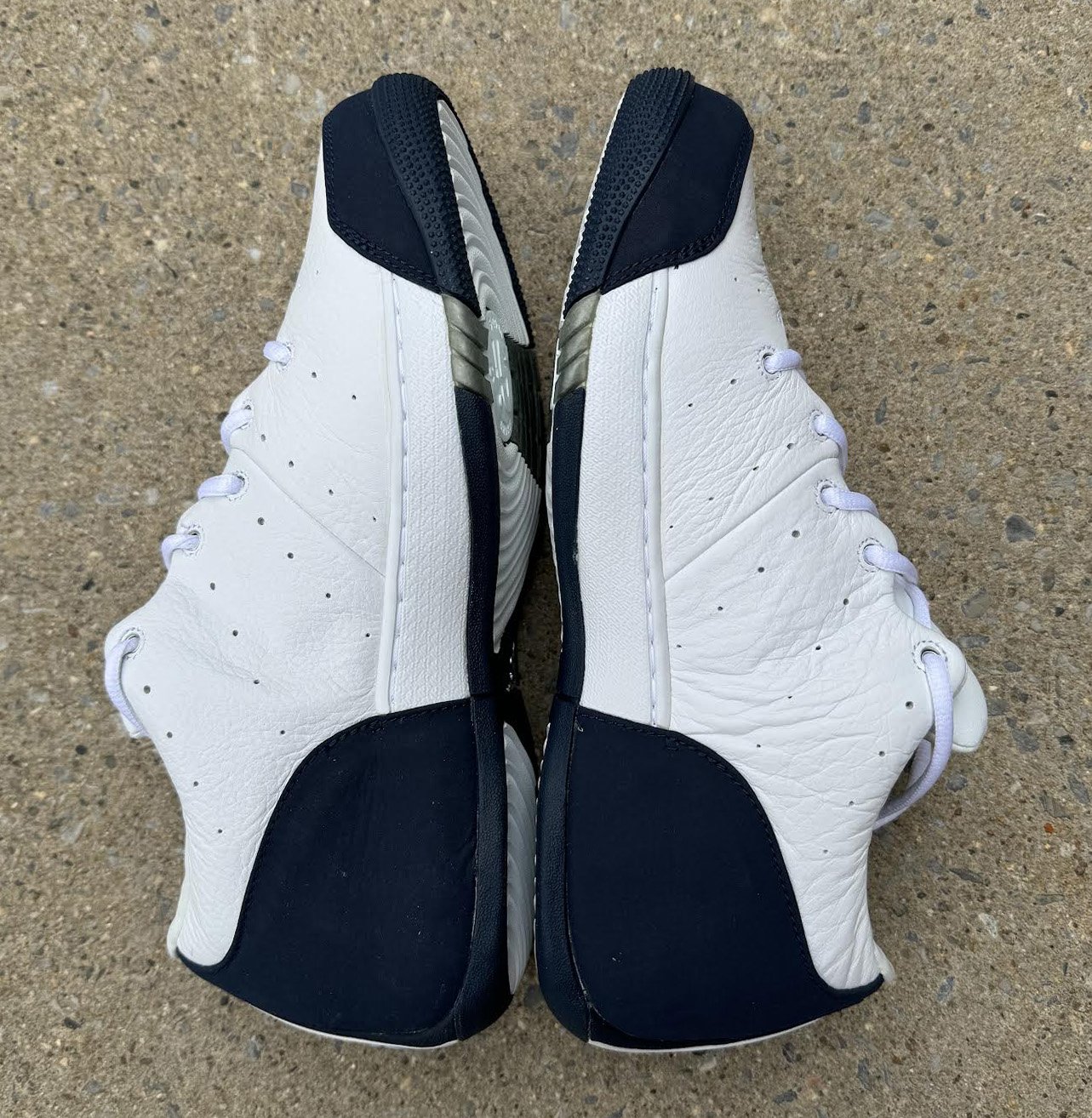 Side of Melo 1.5 Obsidian .jpg