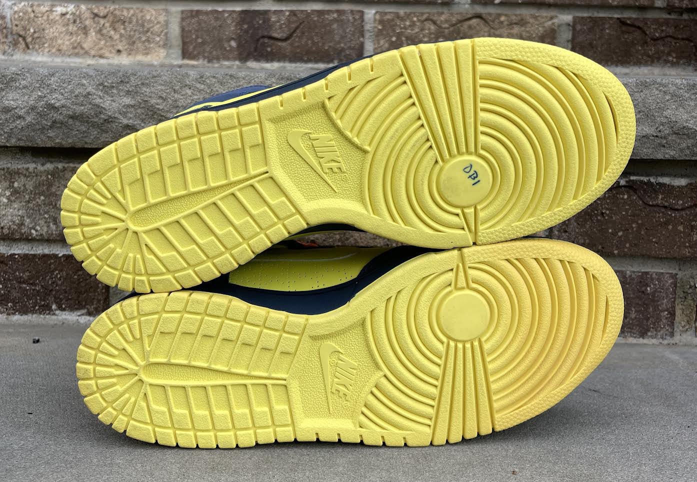 bottom of Nike Dunk Yellow Maize .jpg