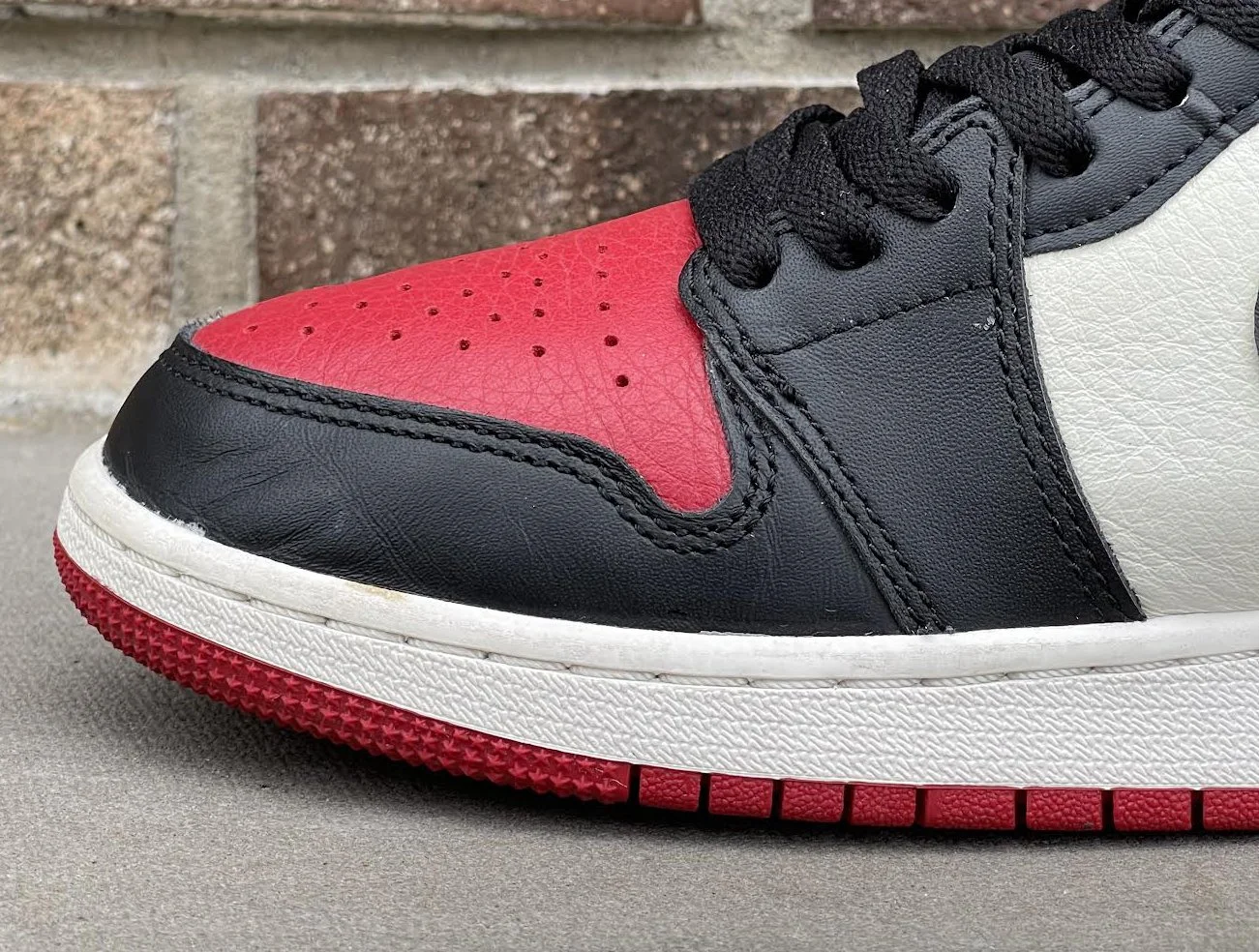 toe om AJ 1 .jpg