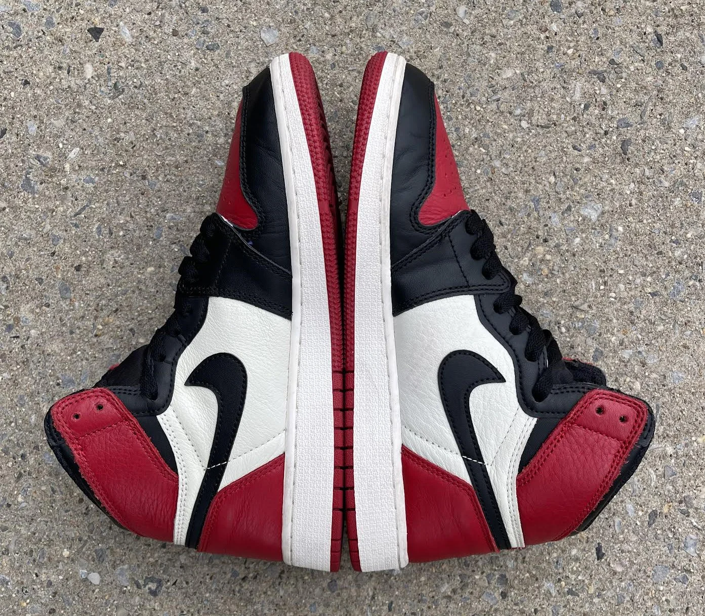 Kids Air Jordan 1 Retro High OG (Size 7) 