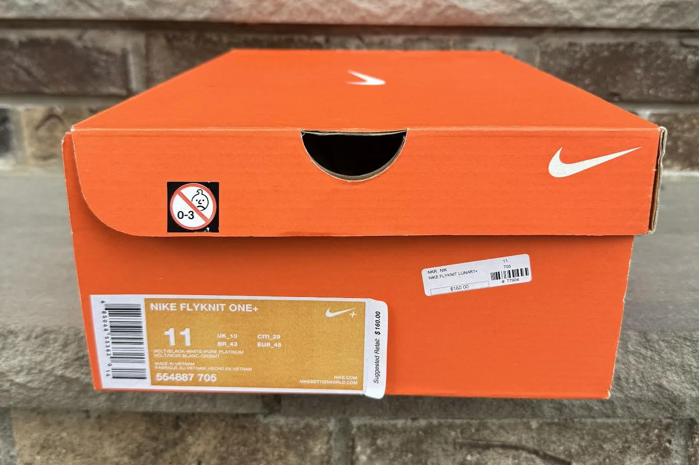 Flyknit one box.jpg