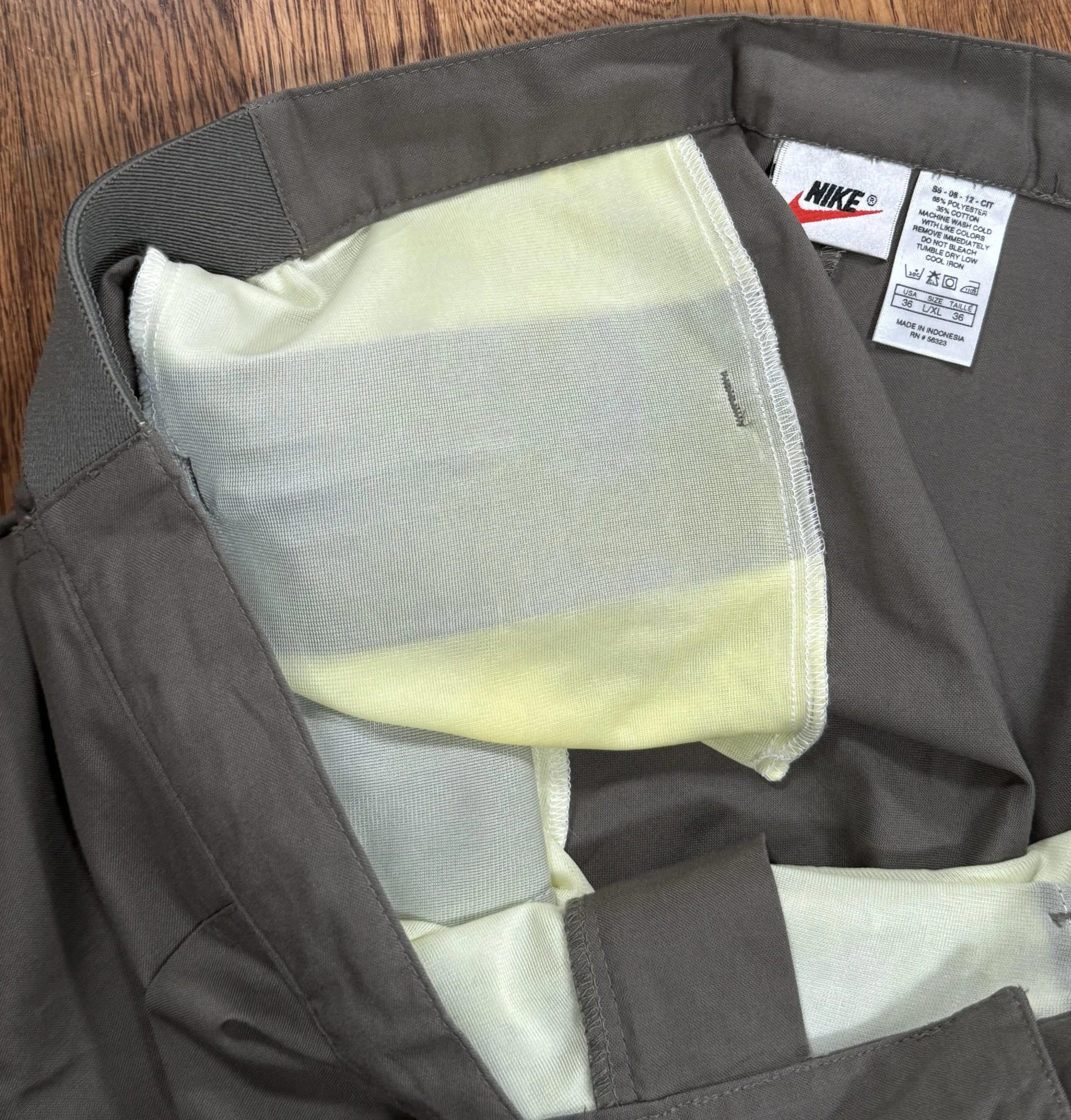 yelloed pocket.jpg