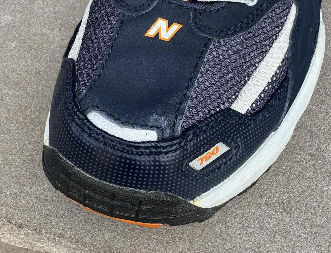 mark on toe box .jpg